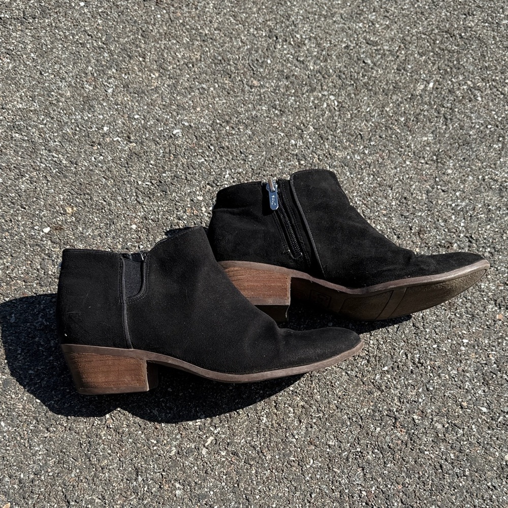 Black Suede Ankle Booties** Bundle 5+ items and name your offer!!! 💖💞